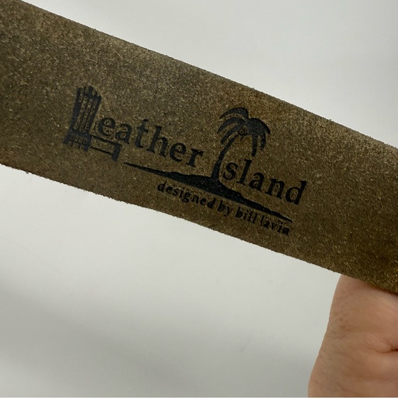 Leather island designed by Bill Lavin, highly distressed leather belt 36 - Picture 3 of 11